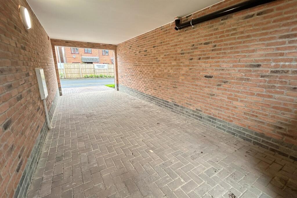 Driveway/Carport