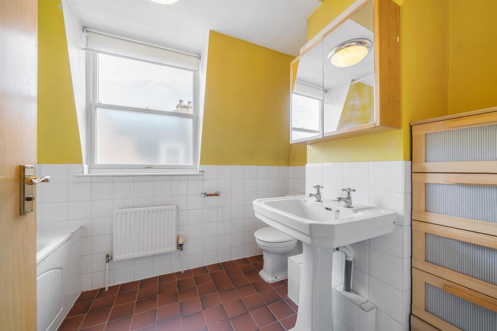 Bathroom.jpg