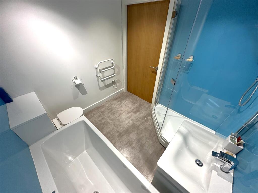 Four-Piece Bathroom 332