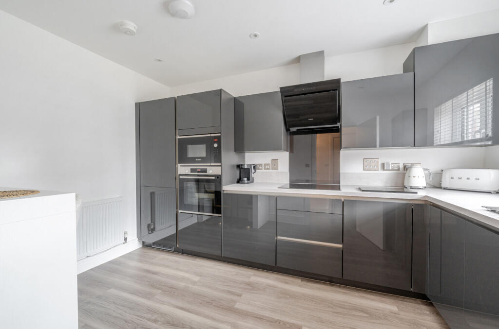 1316356-9-685d26c...