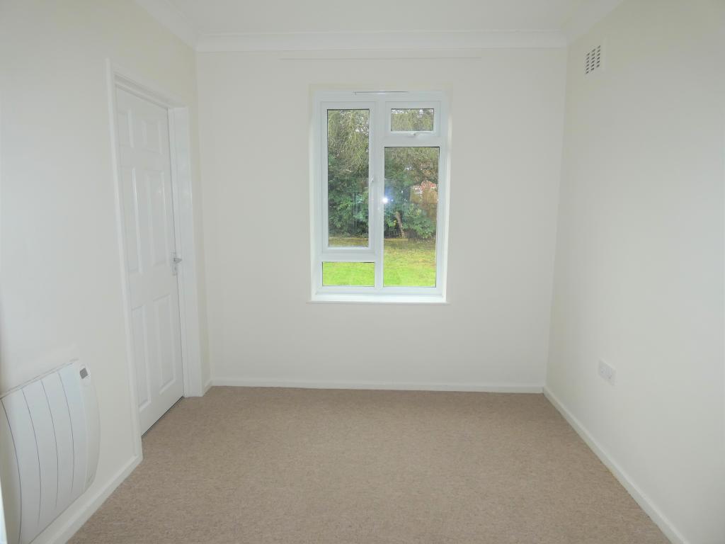 Pic 4 Dining Room.JPG