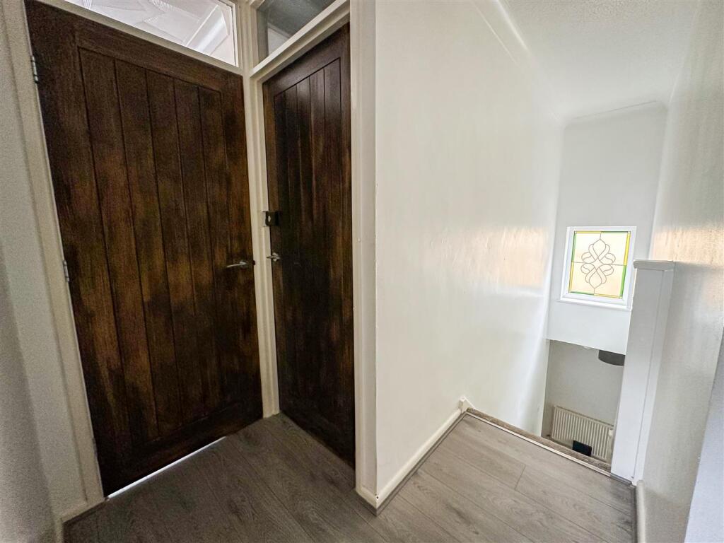 FIRST FLOOR LANDING