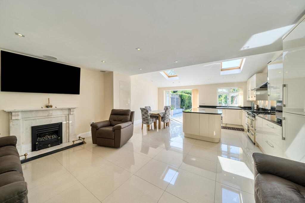 1355889-8-68cd9e8...