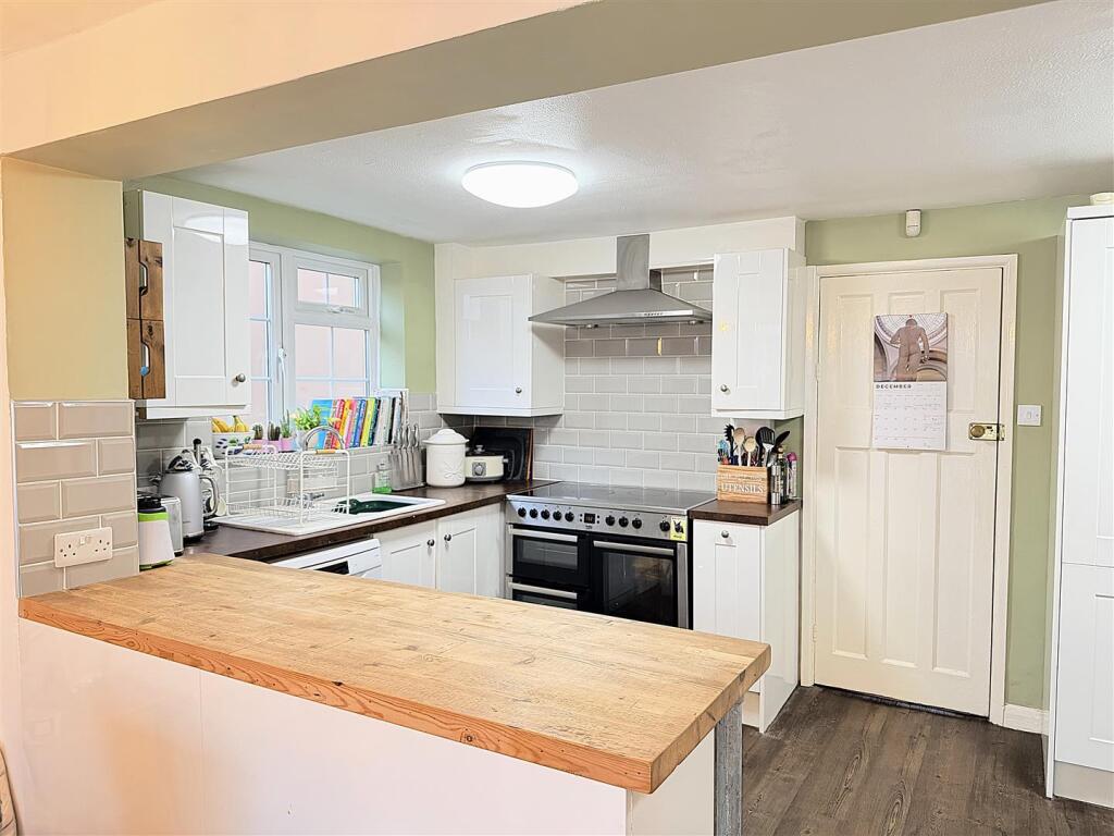 Kitchen 1