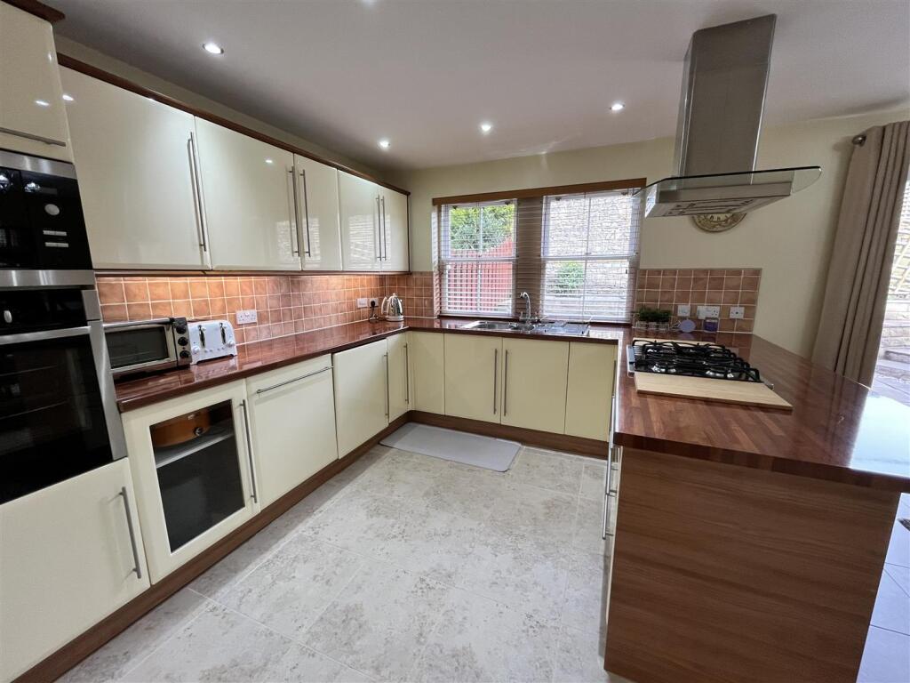 Open Plan Kitchen &amp; Dining Room