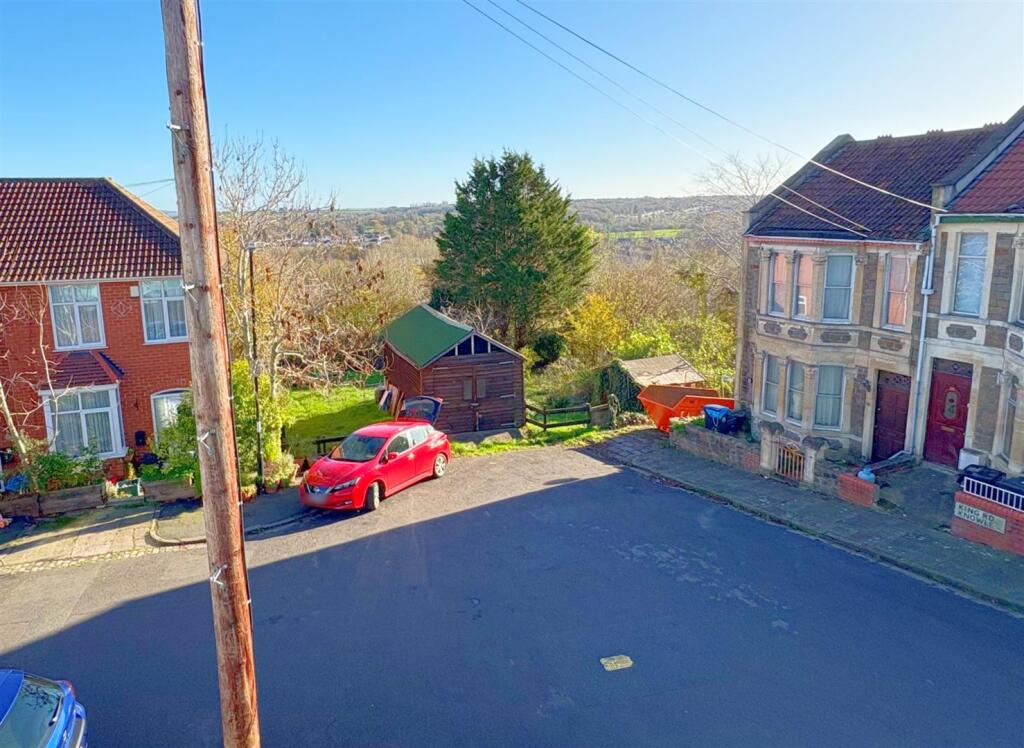 View to front of property.jpg