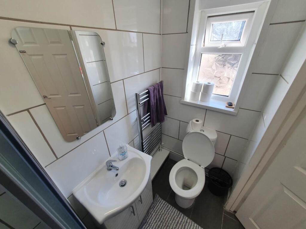 Ground floor bathroo