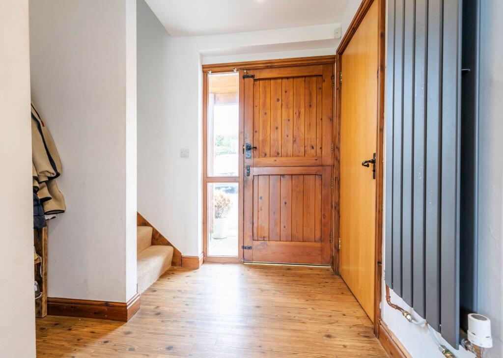 OPEN PLAN LIVING AREA