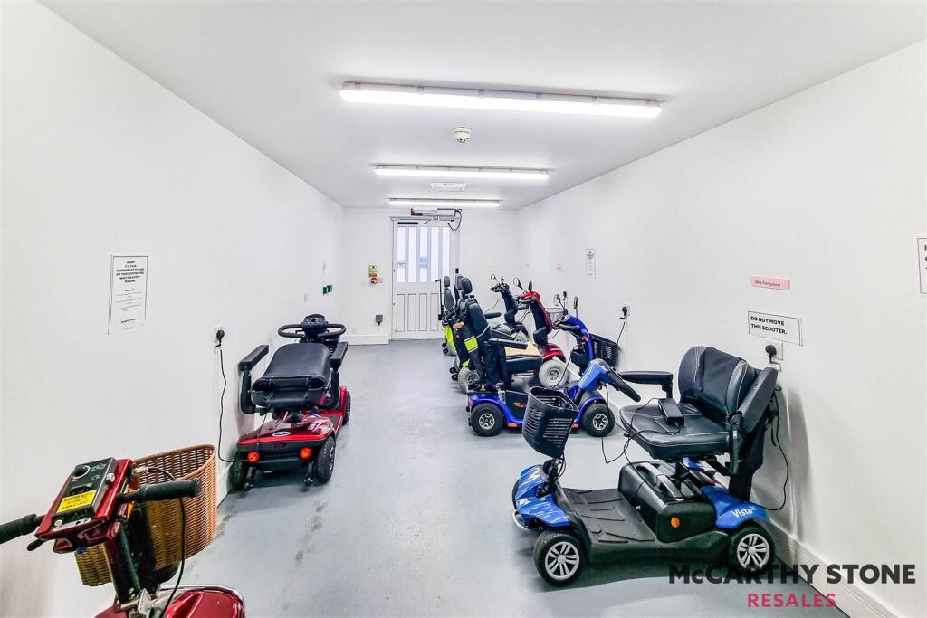 30martellocourtjevingtongardenseastbourne30.jpg