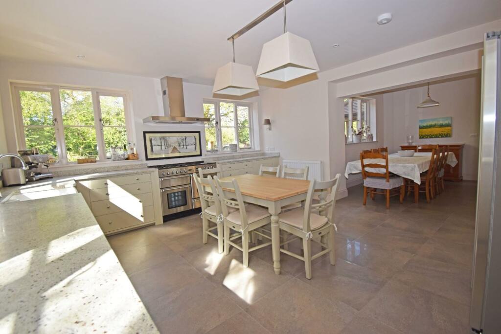 Ridgeway, kitchen b.jpg