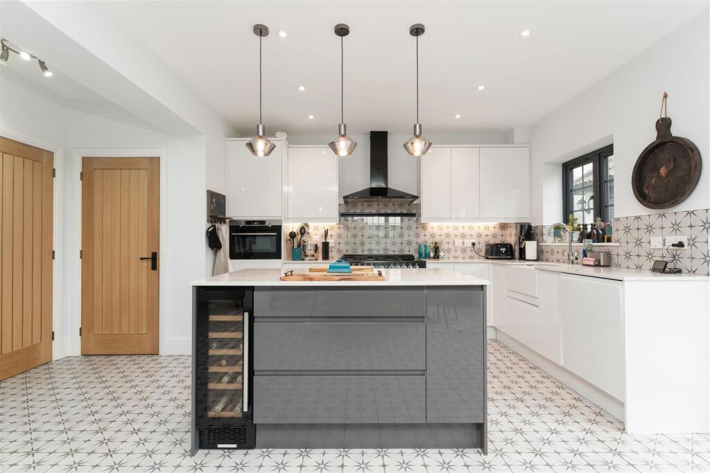 228ShirehamptonRoad-16.jpg