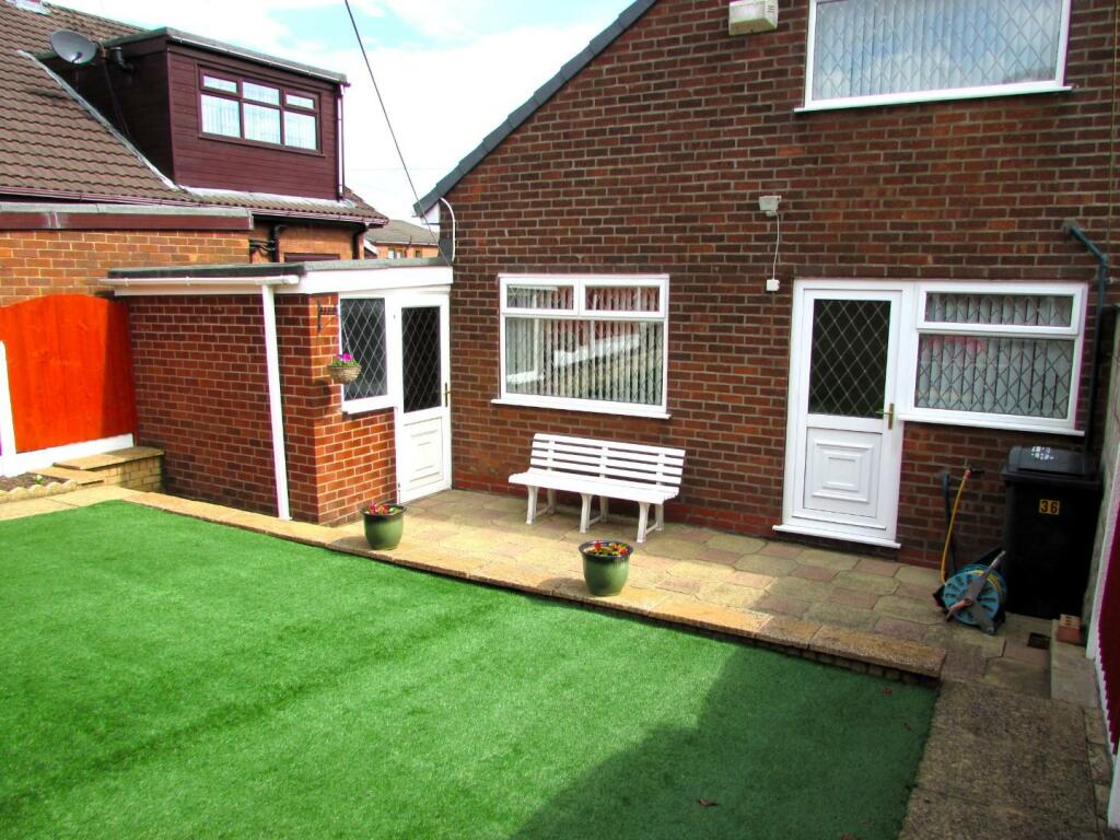 CambridgeRd36gdn3.JPG