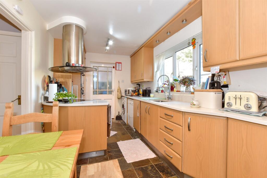 Kitchen/ Breakfast Room