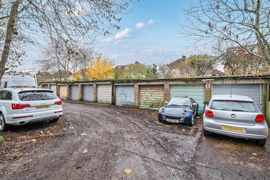 Garage.jpg