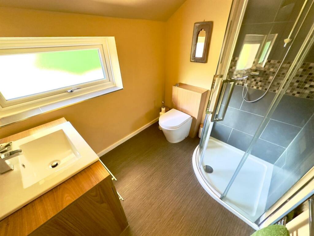 Annexe - Shower Room