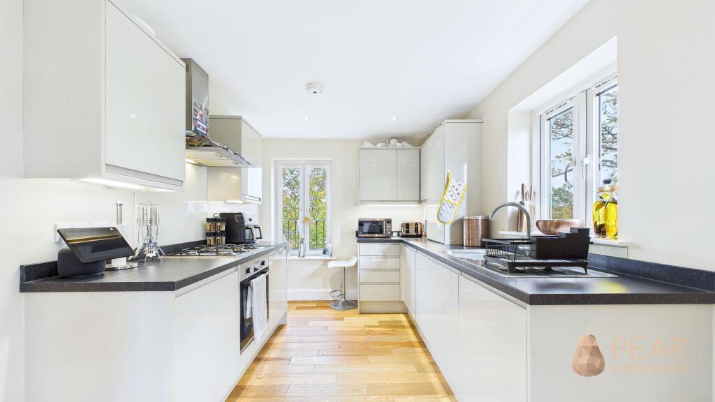 Open Plan Lounge &amp; Kitchen