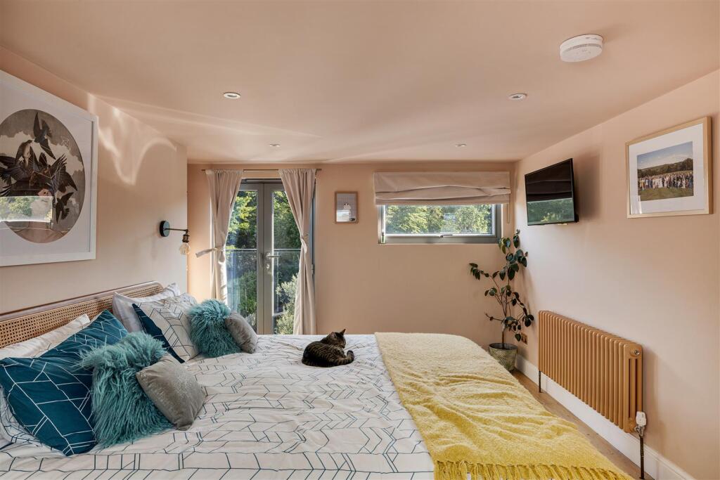 Princes Road, IG9
