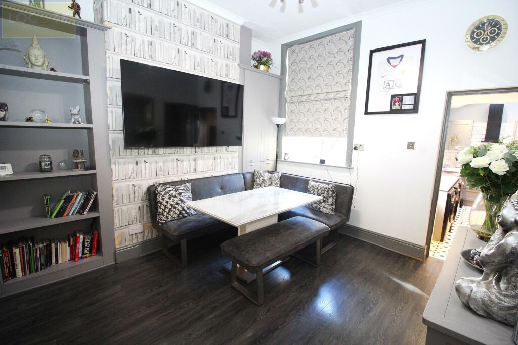 reception room 2.JPG