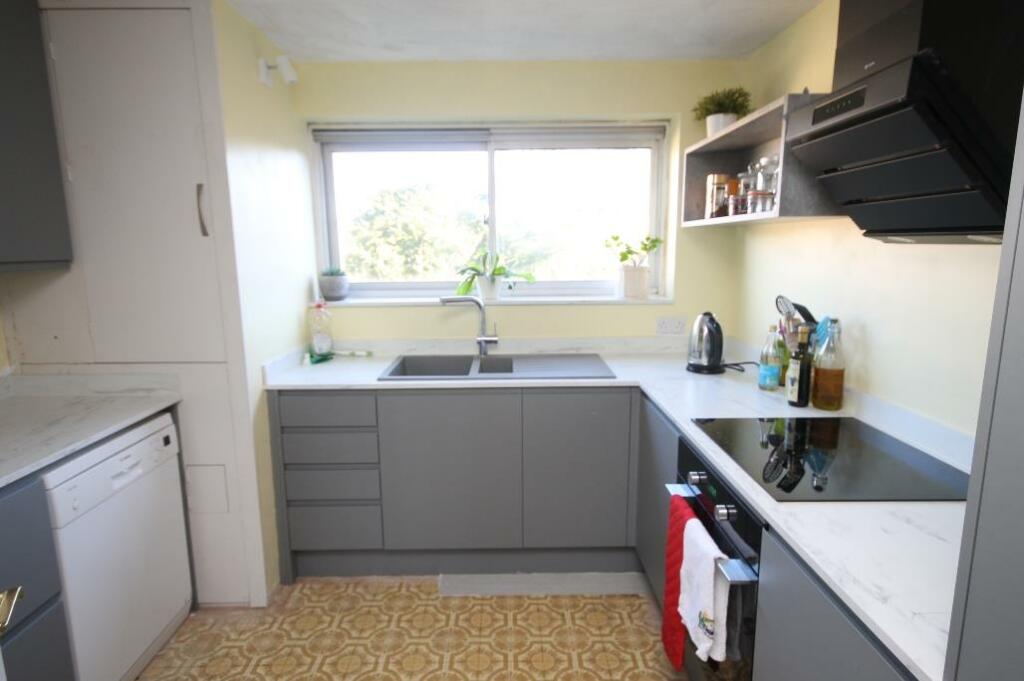 Kitchen (3).jpg