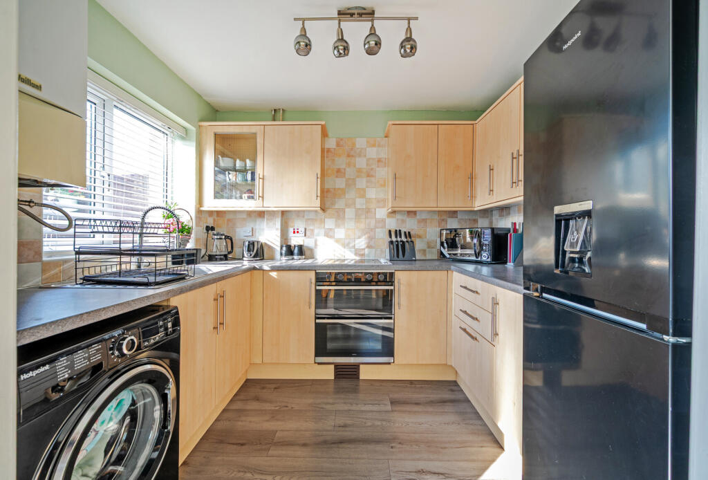 1304247-12-683de8...