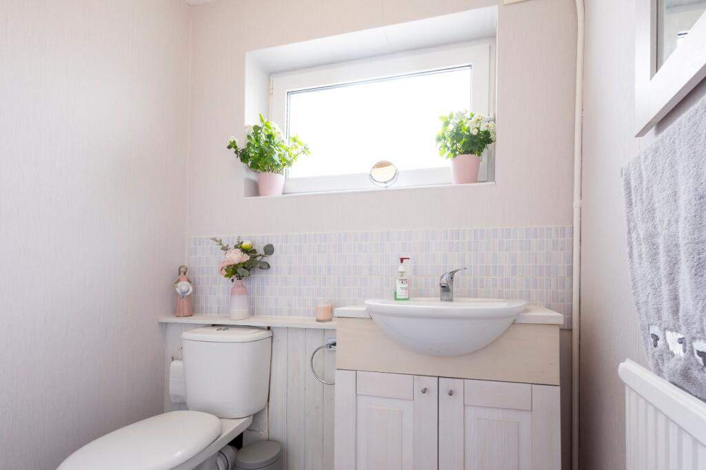 Cloakroom/Wc