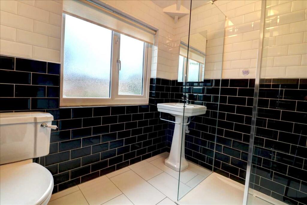 SHOWER ROOM
