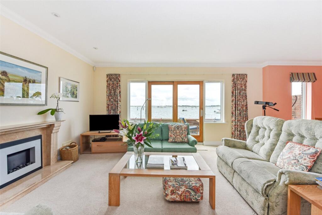 Sitting/Dining Room