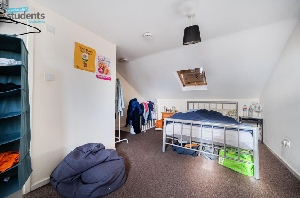 ee843548-db2a-440...