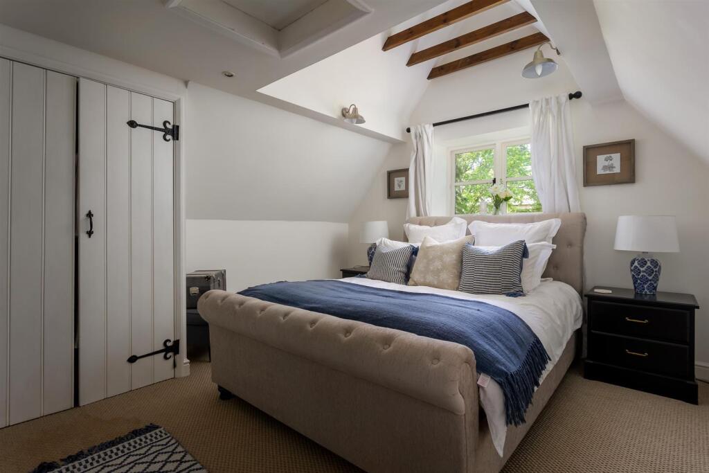 45 - Church Cottage - GL7 5HX - Web.jpg