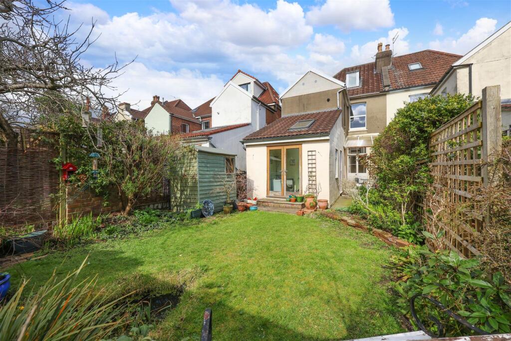 19 Cricklade Rd 13.JPG