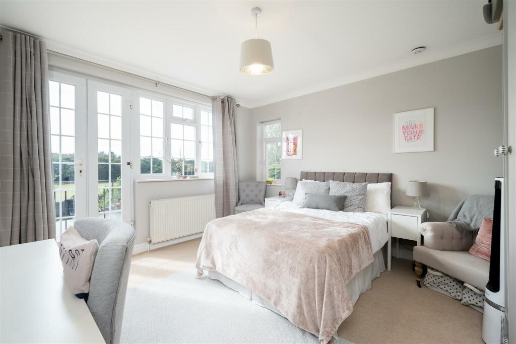 Preston Road 4- bed (1).jpg