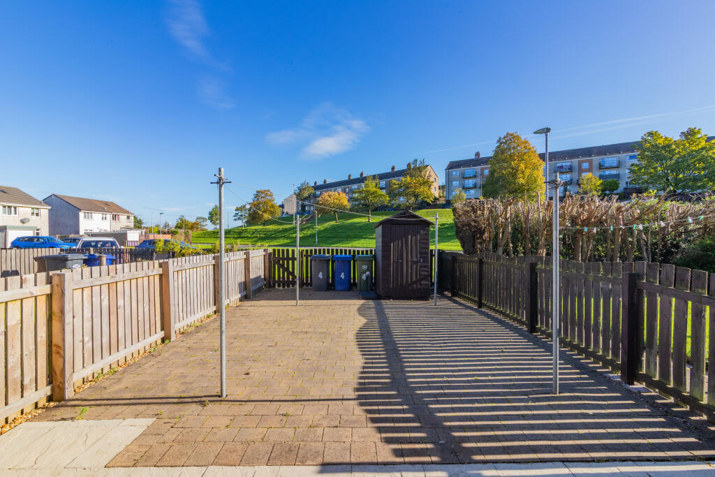4 glendower way paisley L-33