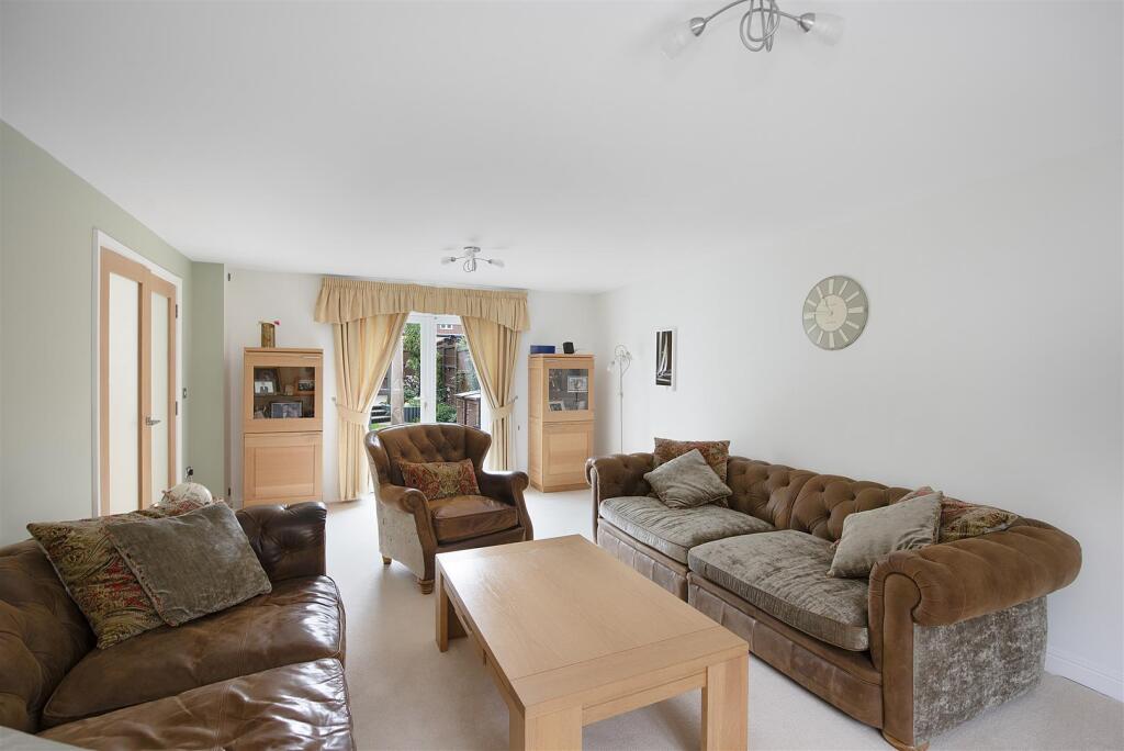 3 Haven Close ph18.jpg