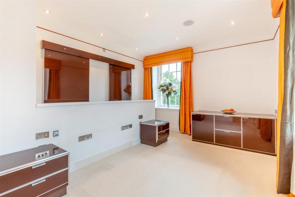 8654181-interior38.jpg