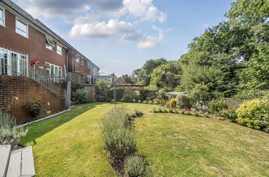 1340259-5-689f61f...