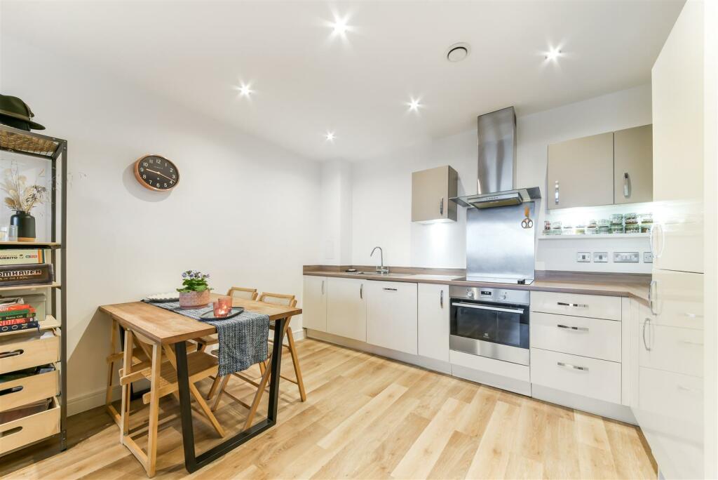 MIZEN HEIGHTS 6