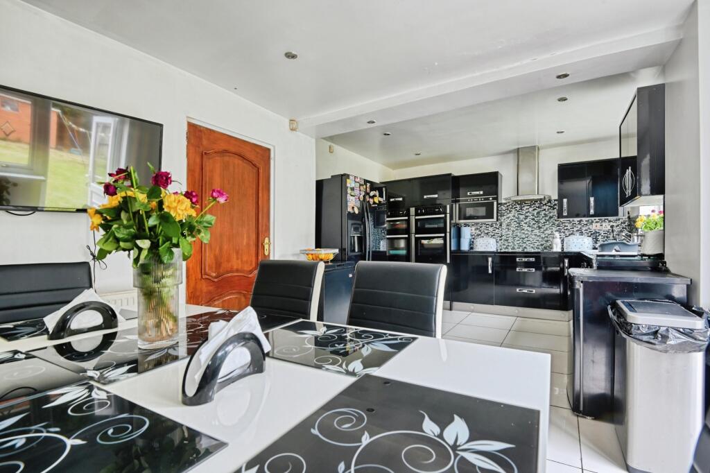 Kitchen / Diner B