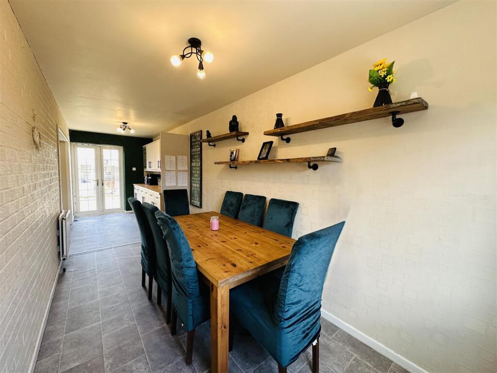 To conservatory 2.jpg