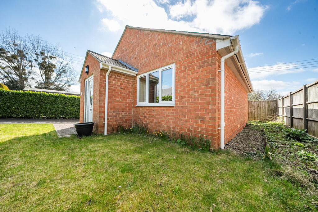 Garden (shot thre...