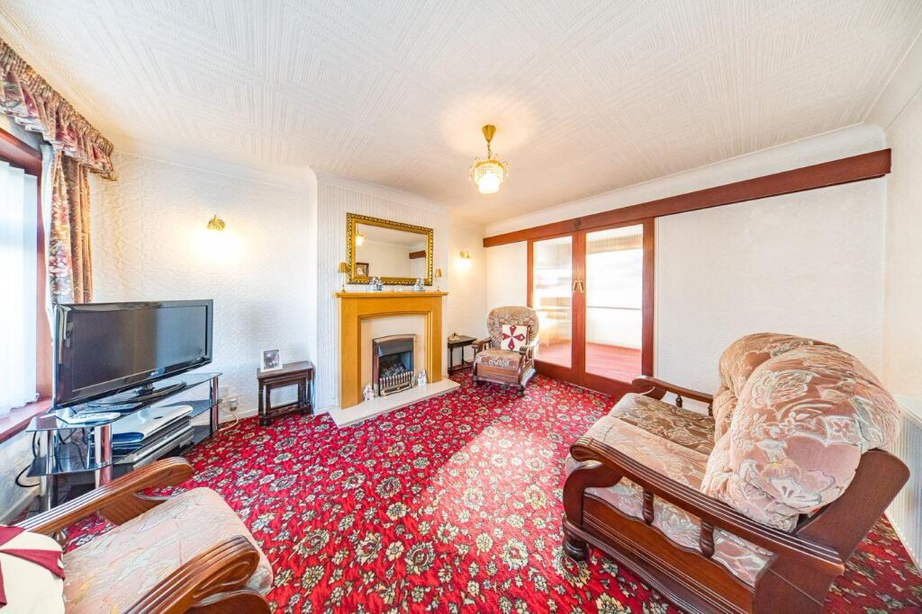 15 Arnside Avenue lounge.jpg