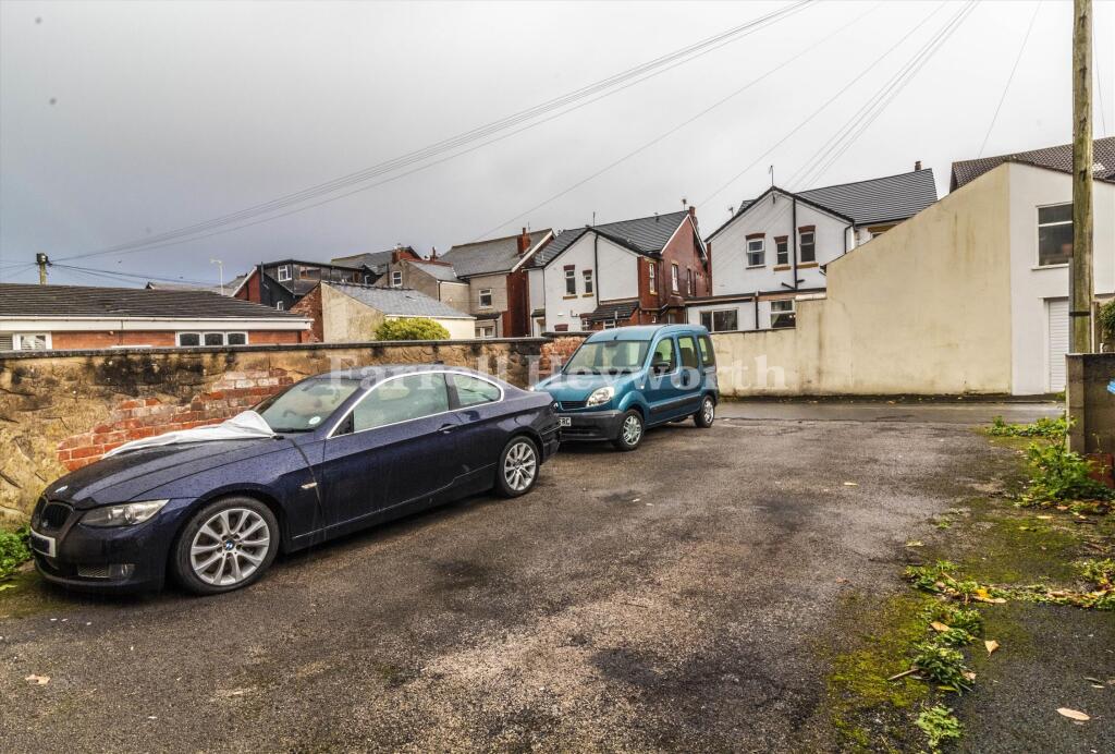 Parking T202509161629.jpg