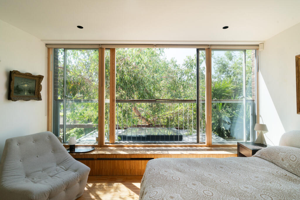 296445 - ALBION-DRIVE-2025-25.jpg