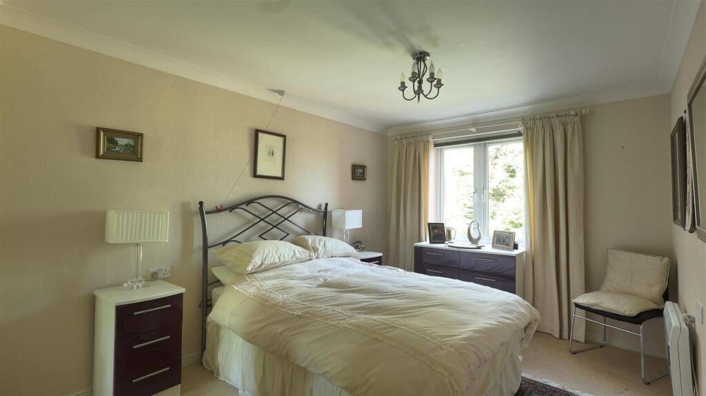 Henbury Court Bedroom