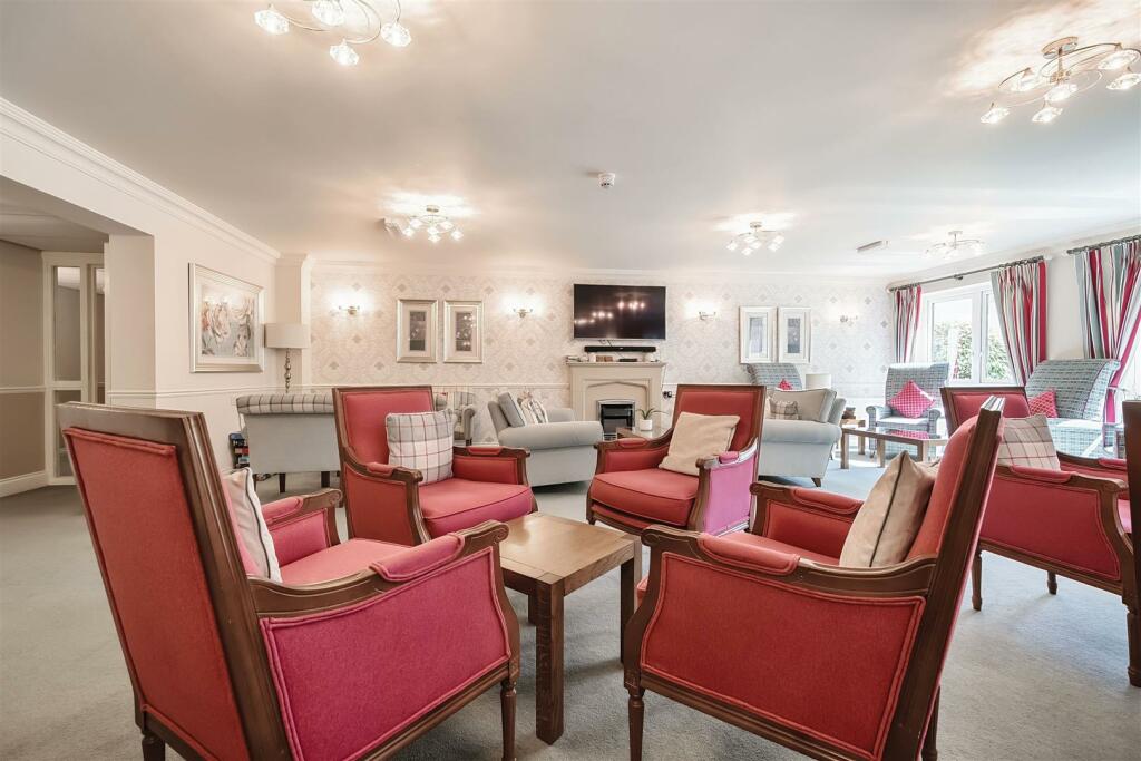 Owners Lounge (2).jpg