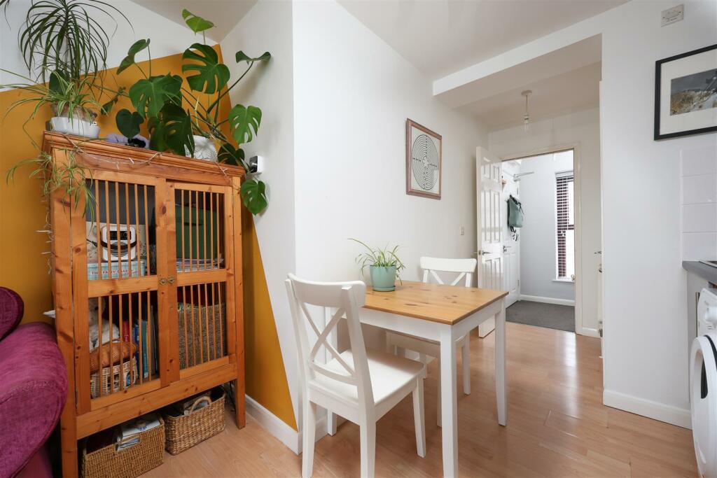 2@32 Queen Street BS15 10.JPG