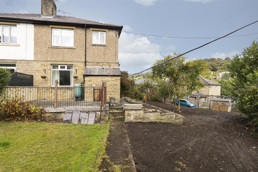 Bramleys Estate Agents - The Crescent - New Mill (