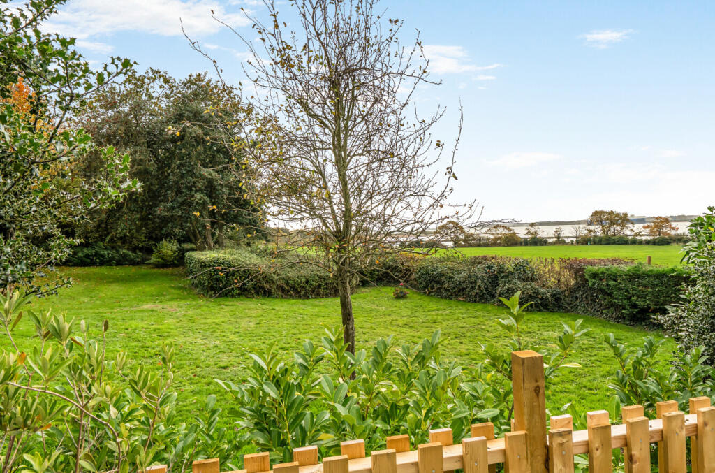 1374592-6-690ccaf...