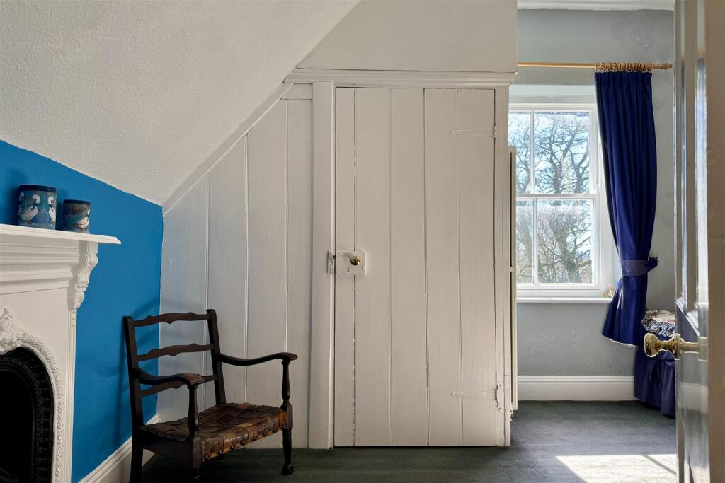 Seventh Bedroom