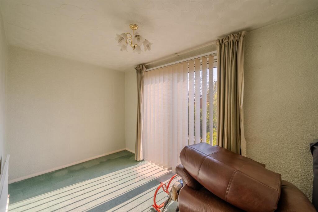 187 Henllys Way-13.jpg