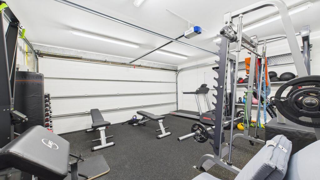 garage/gym